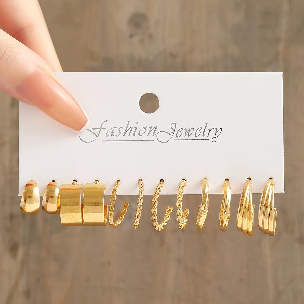 Chic Vintage Gold Jewelry Set: Stunning Pendant Necklace, Twisted C-Hoop Earrings, Elegant Rings & Bracelet for Everyday Glam!